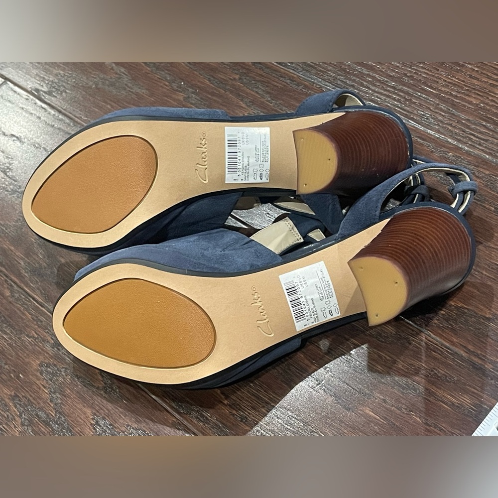 Clarks Kendra Charm Ladies Navy Suede Peep Toe Heels Women Size 9M NEW - Picture 3 of 7